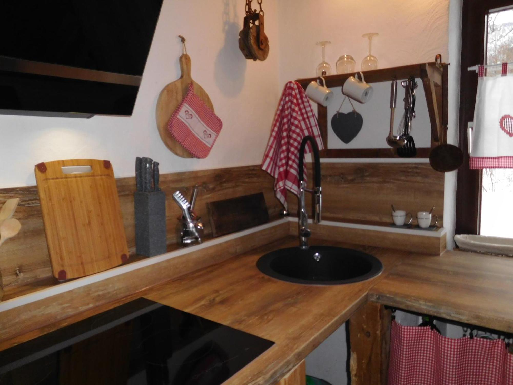 Wellnessoase Mit Sauna Und Whirlpool 因泽尔 外观 照片