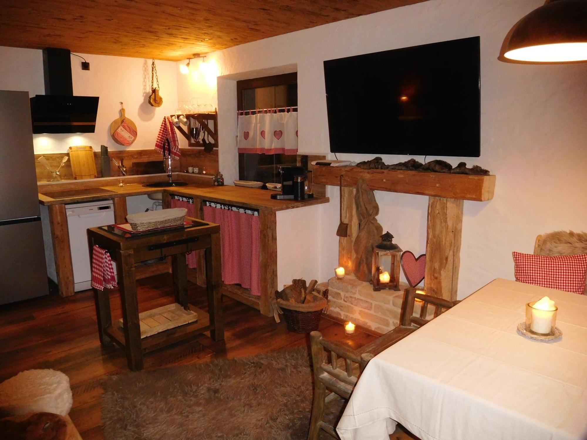 Wellnessoase Mit Sauna Und Whirlpool 因泽尔 外观 照片
