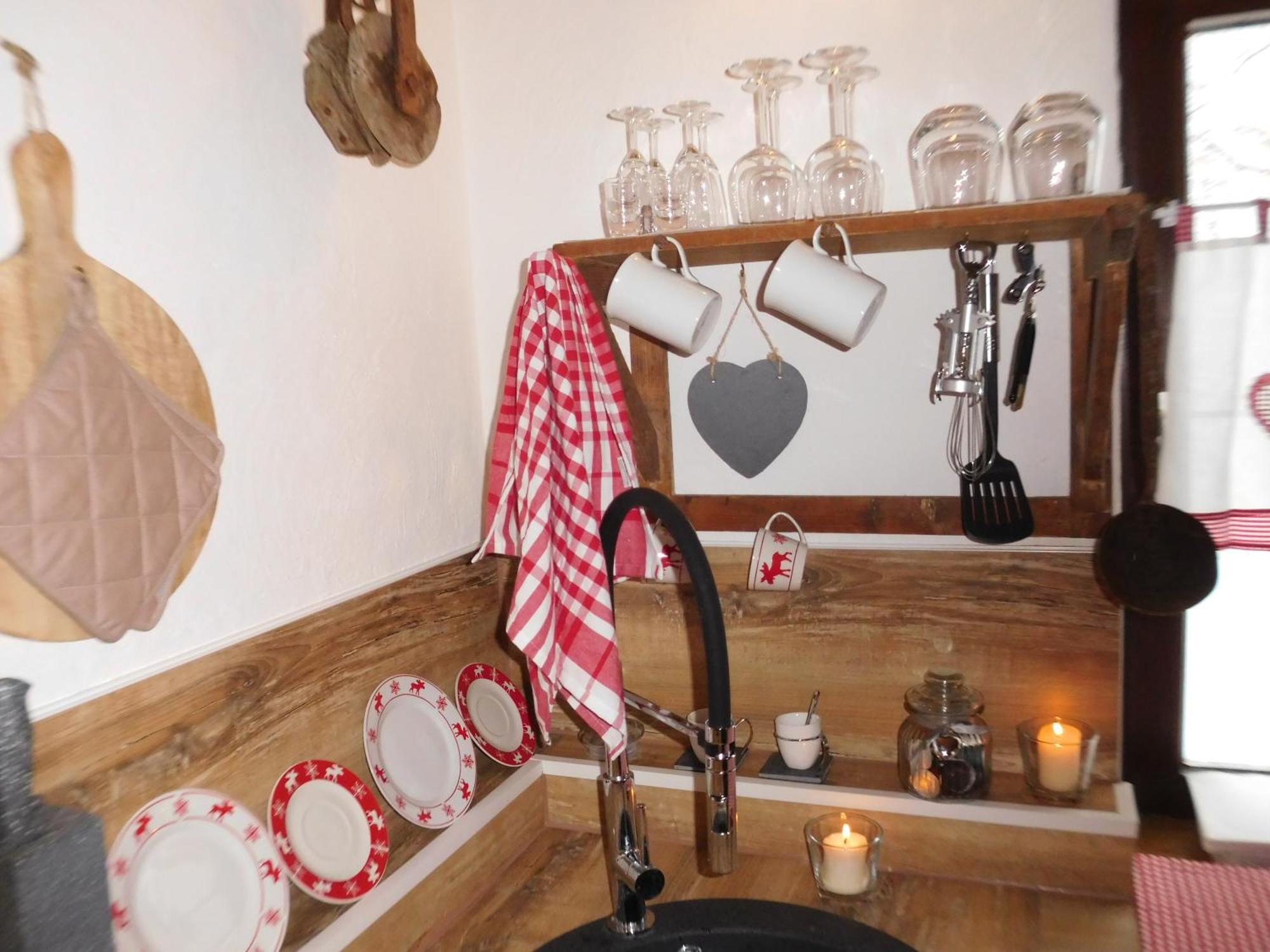 Wellnessoase Mit Sauna Und Whirlpool 因泽尔 外观 照片